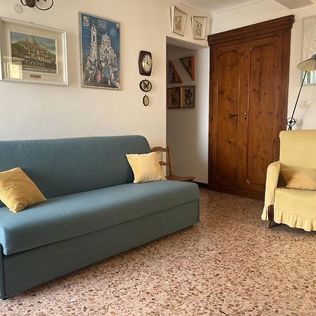 Casa Del Sole Affacciato Sul Mare Apartman Cervo Kültér fotó