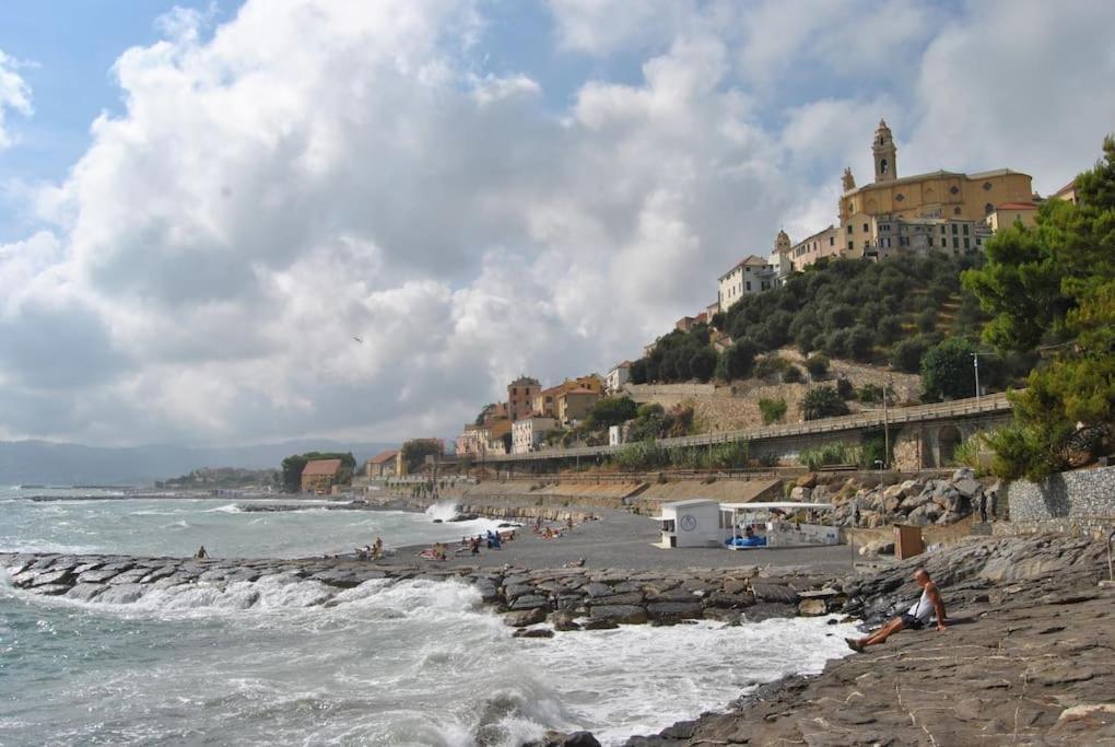 Casa Del Sole Affacciato Sul Mare Apartman Cervo Kültér fotó